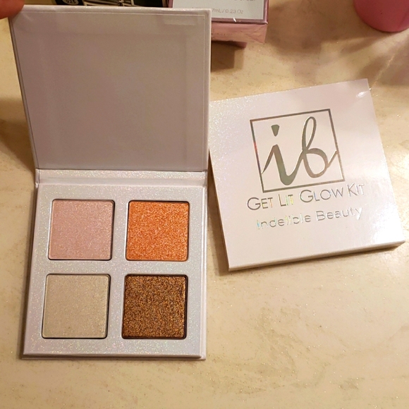 Glow Kit - Picture 2 of 3